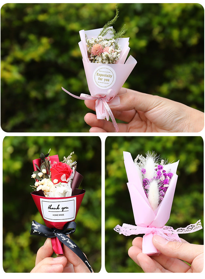 Clip Profumata con Mazzo di Fiori